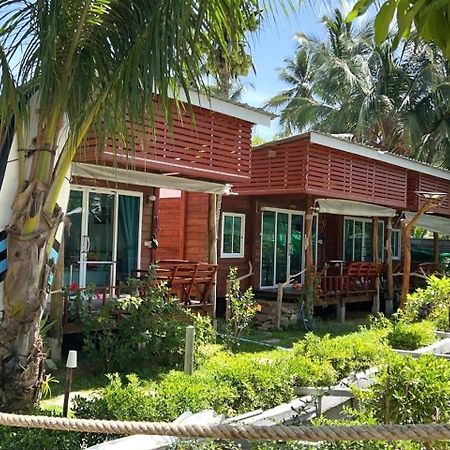 Mook Montra Resort Sea Front Ko Mook Exterior foto