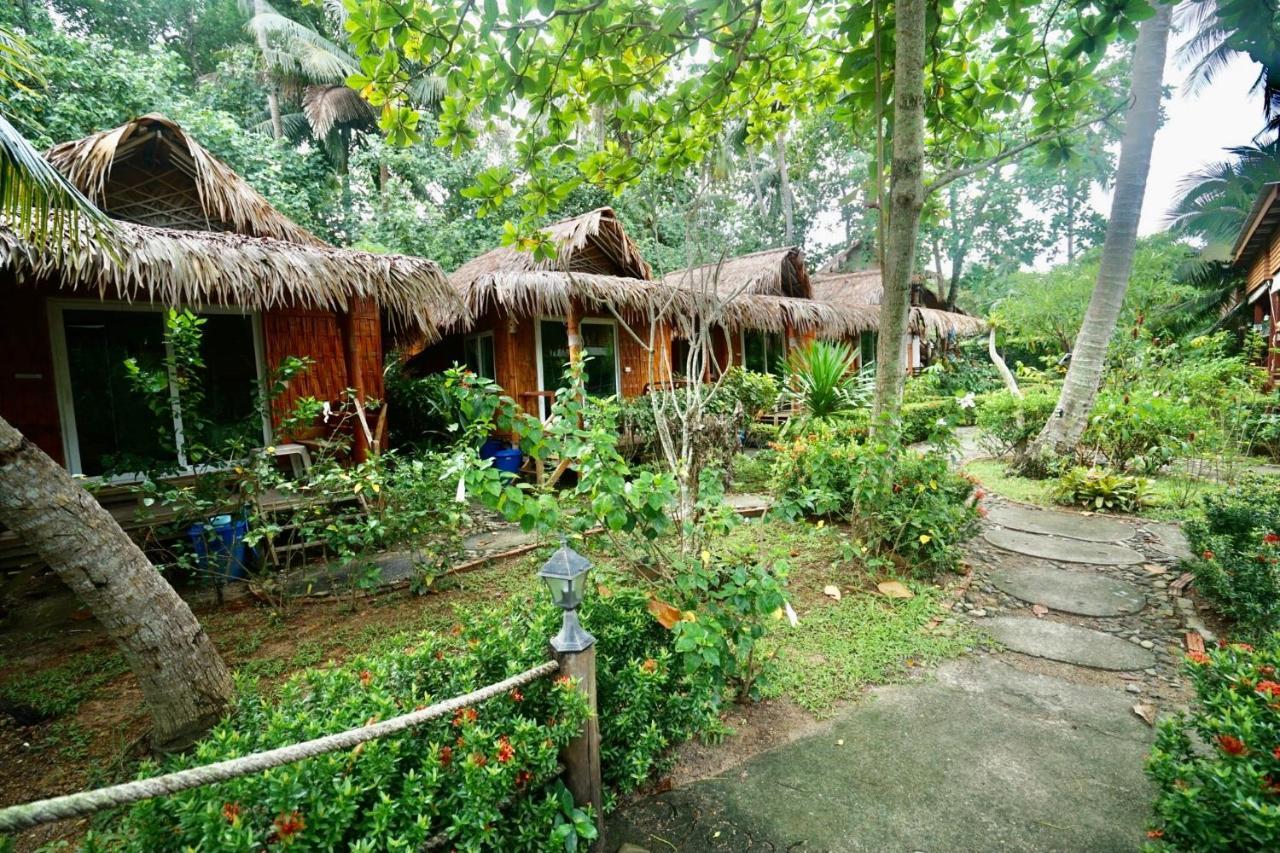 Mook Montra Resort Sea Front Ko Mook Exterior foto