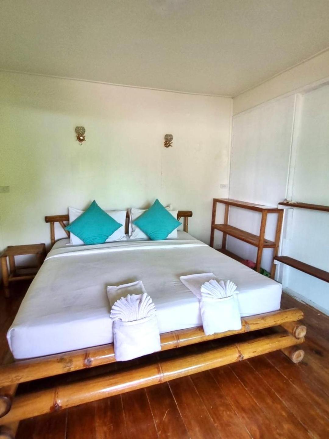 Mook Montra Resort Sea Front Ko Mook Exterior foto